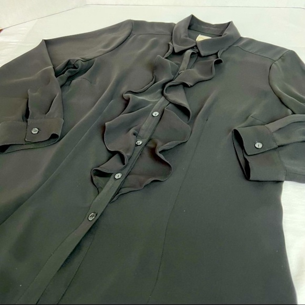 Chico’s Black Long Sleeve Ruffle Button Down Blouse. Size 1 - Picture 9 of 13